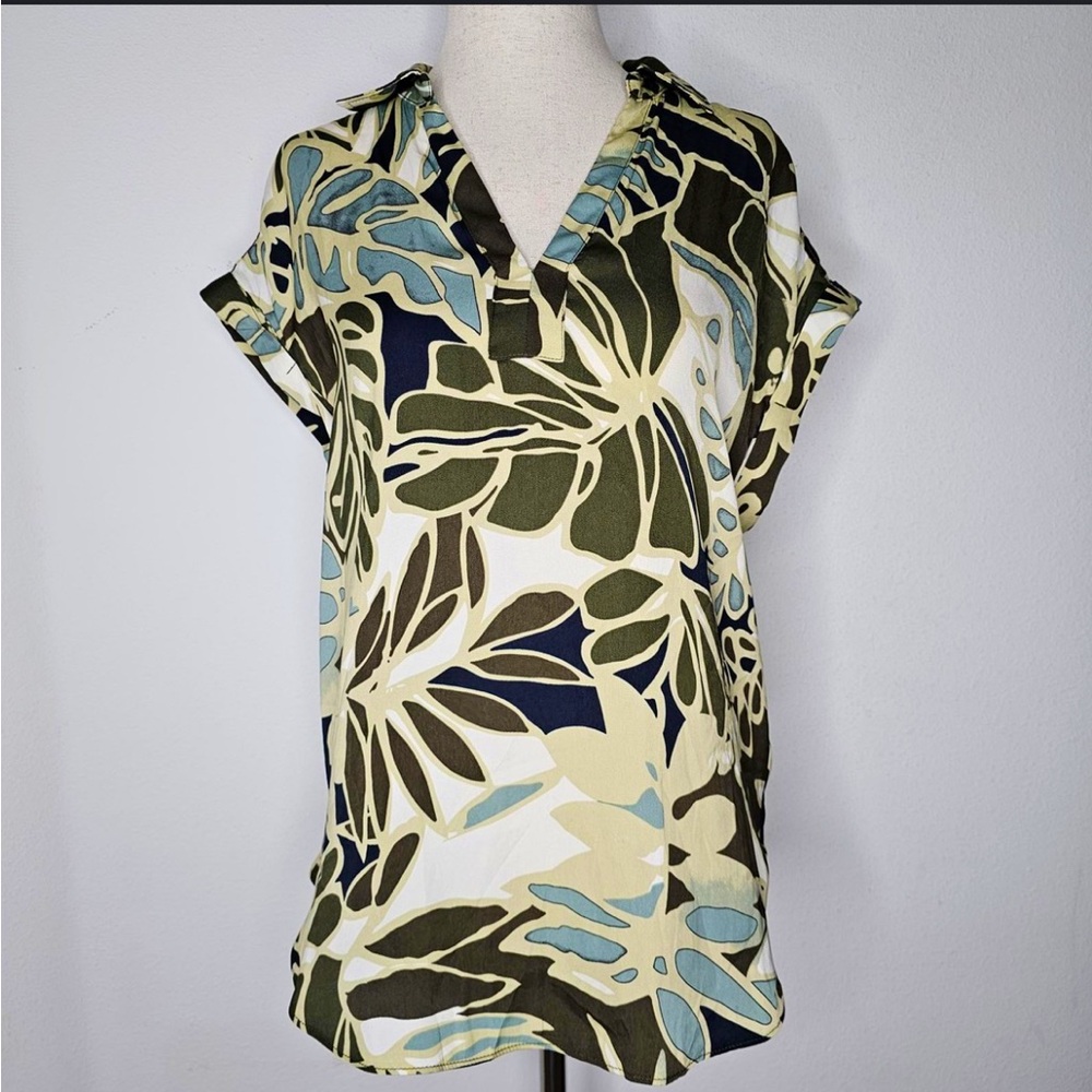 Cupcakes & Cashmere Floral Hawaiian Collar V-Neck Short Sleeve Blouse Top Large